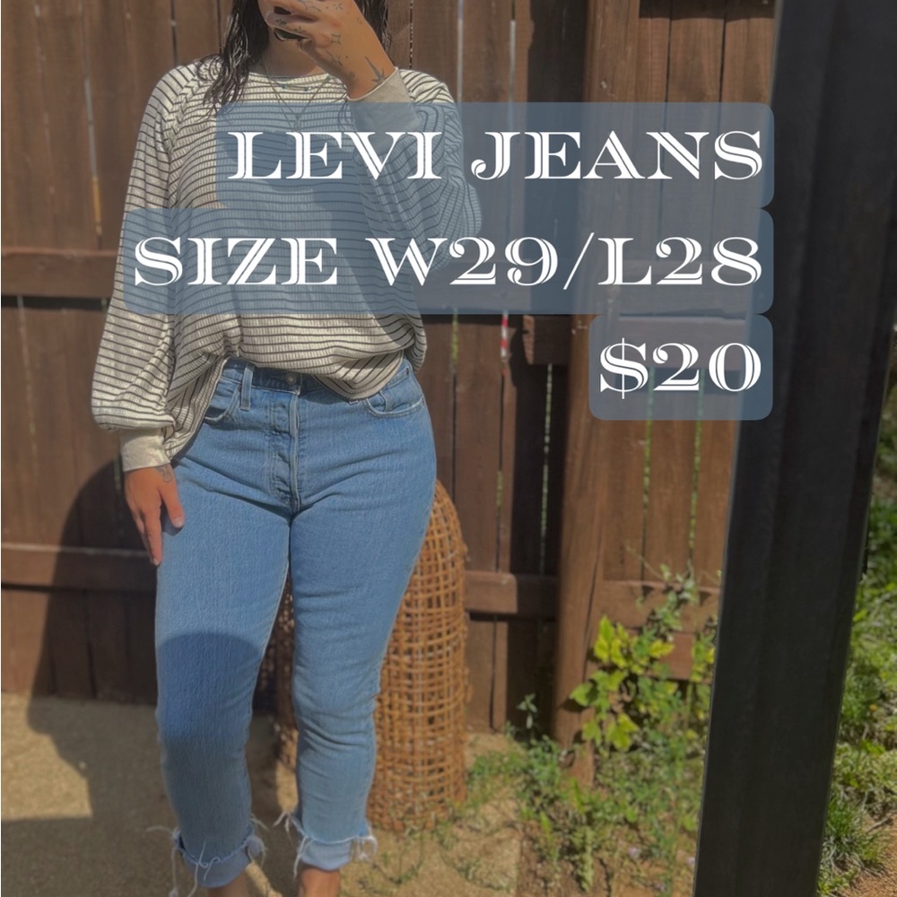 Levi's Women's Light Blue Ankle Jeans